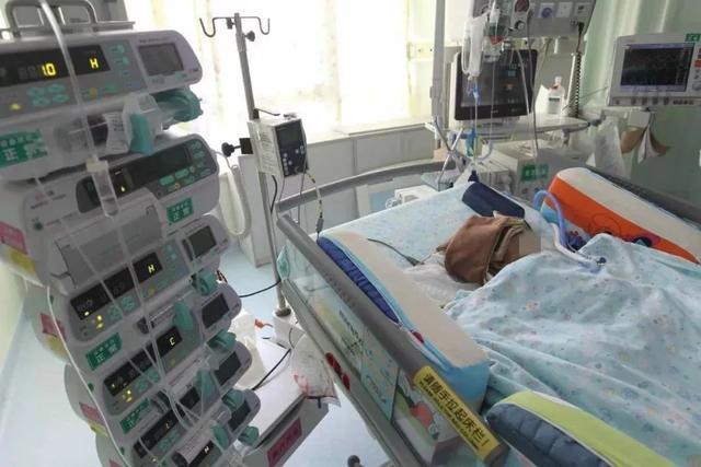 河南三門峽市5歲男童被高空拋物的瓷磚砸中身亡 誰(shuí)擔(dān)責(zé)？